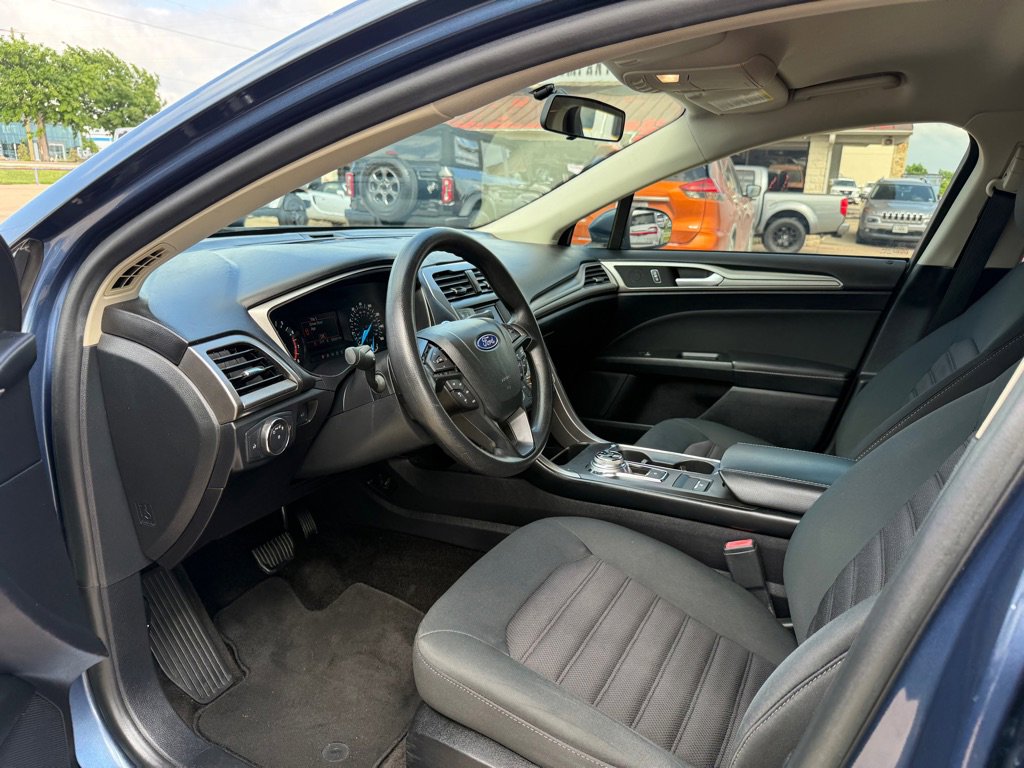 Used 2018 Ford Fusion SE FWD image 13