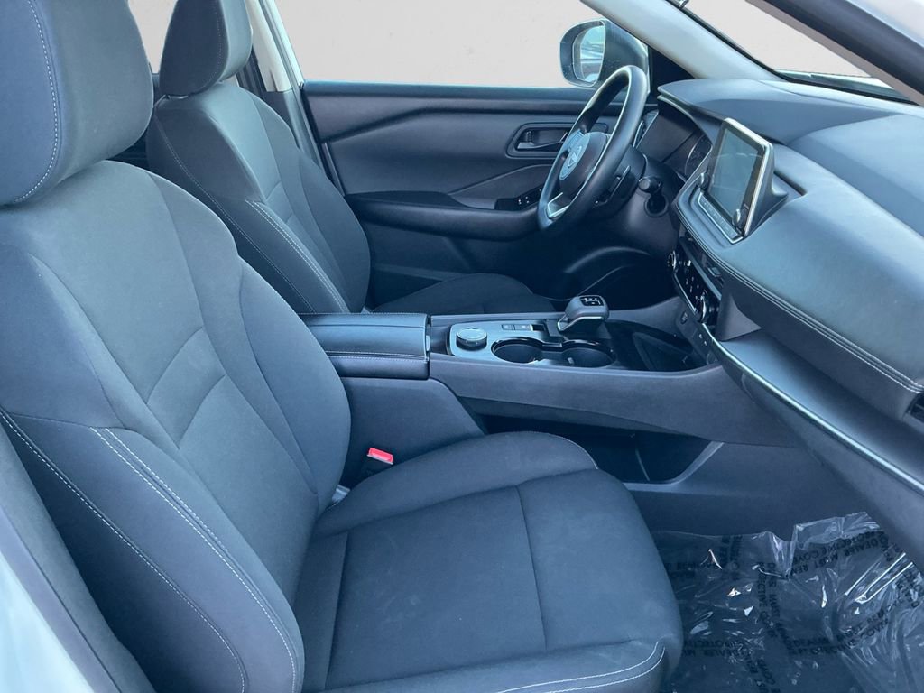 Used 2024 Nissan Rogue S image 15