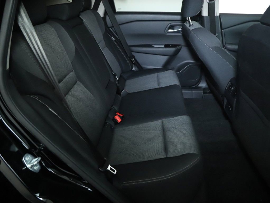 Certified 2026 Nissan Rogue SV image 33