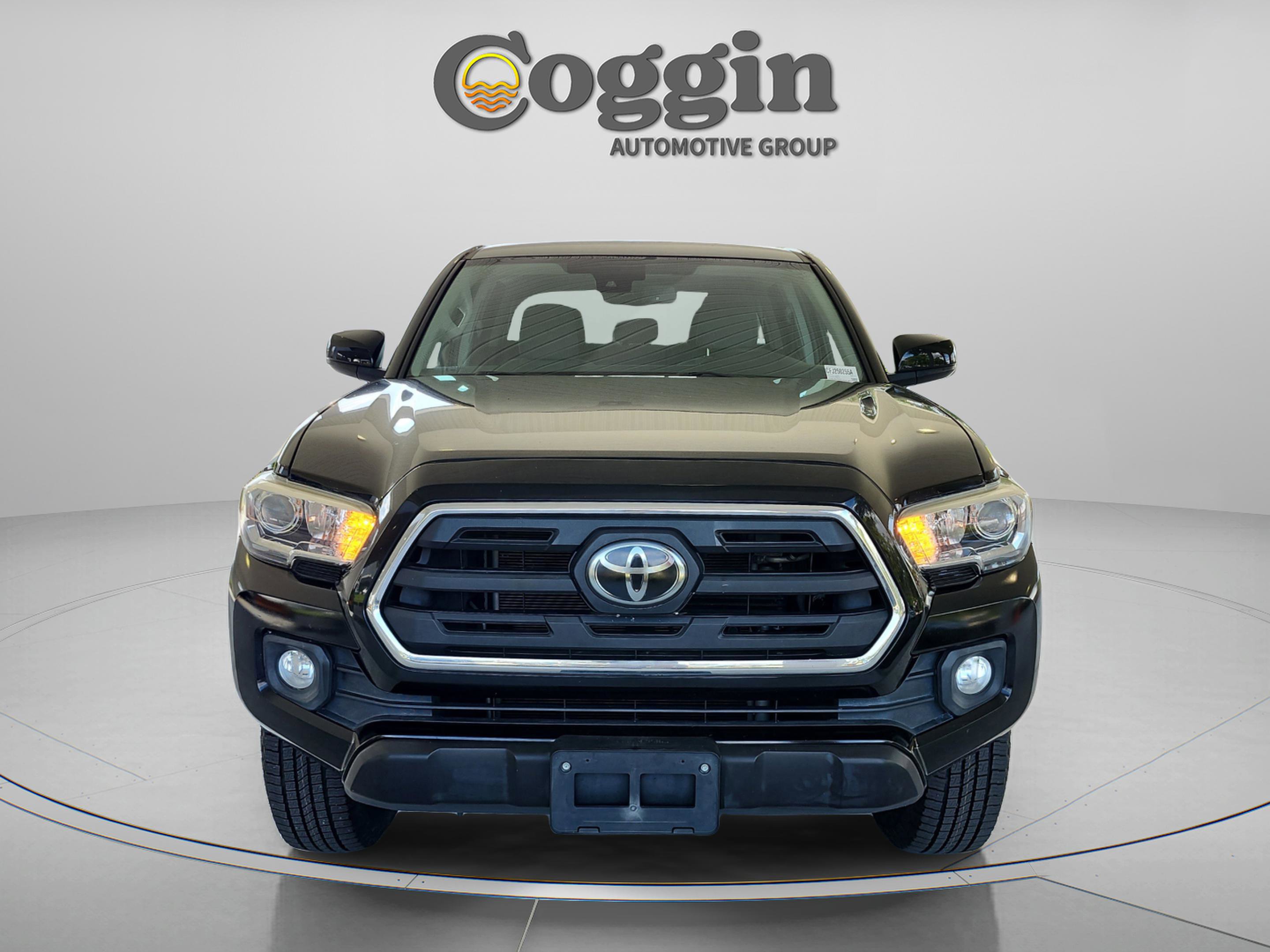 Used 2018 Toyota Tacoma SR5 RWD image 8