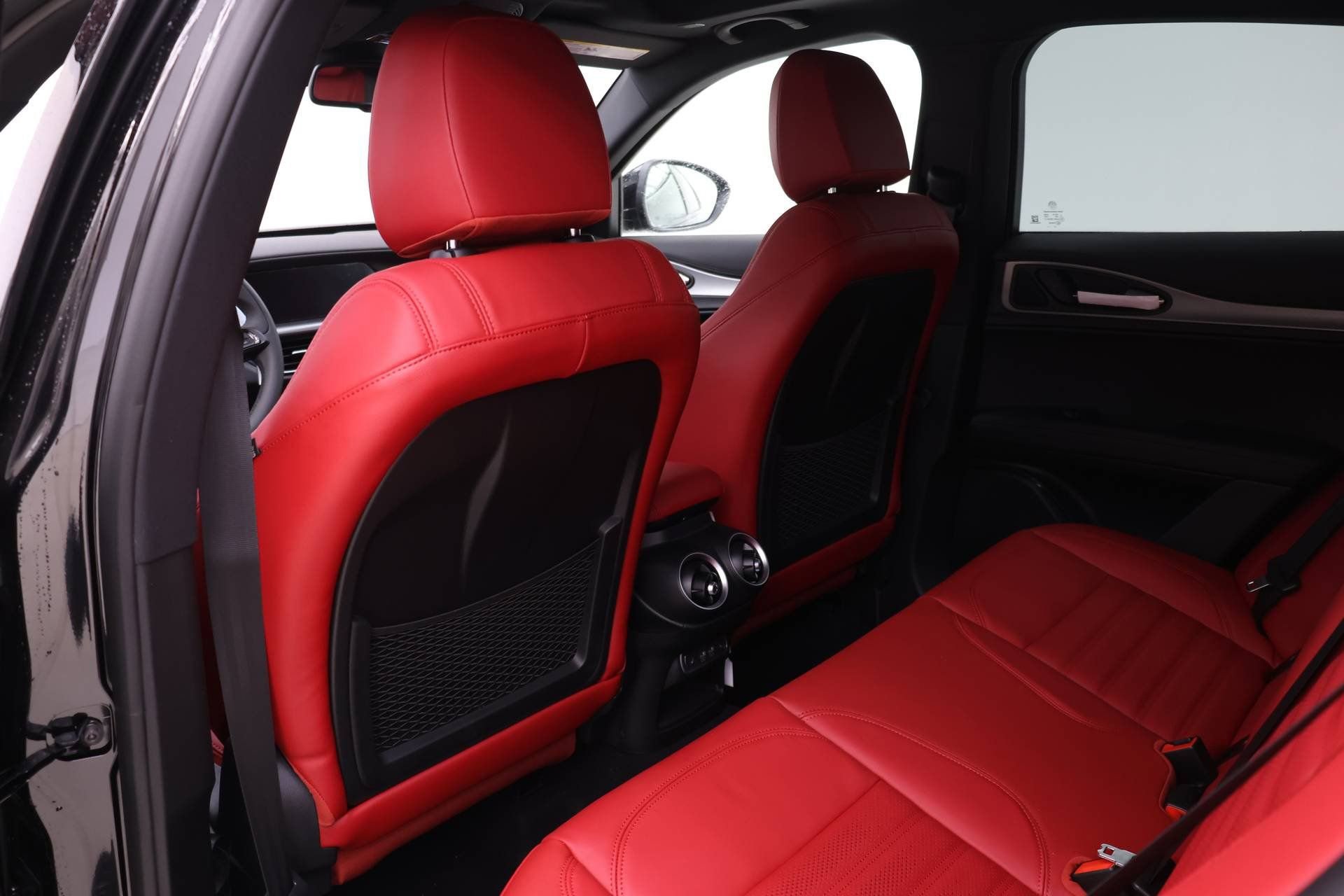 New 2026 Alfa Romeo Stelvio Sprint image 13