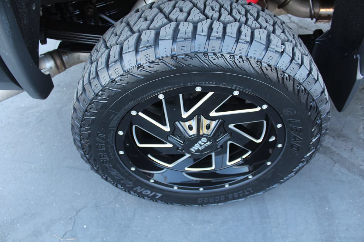 Used 2015 GMC Sierra 2500 SLT w/ Duramax Plus Package AWD/4WD image 21