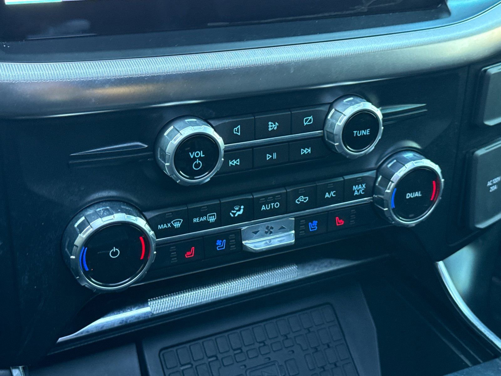 Used 2023 Ford F150 Raptor w/ Raptor Carbon Fiber Package AWD/4WD image 19