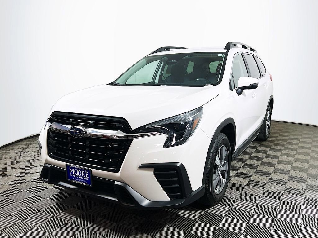 Used 2023 Subaru Ascent Premium w/ Convenience Package image 3