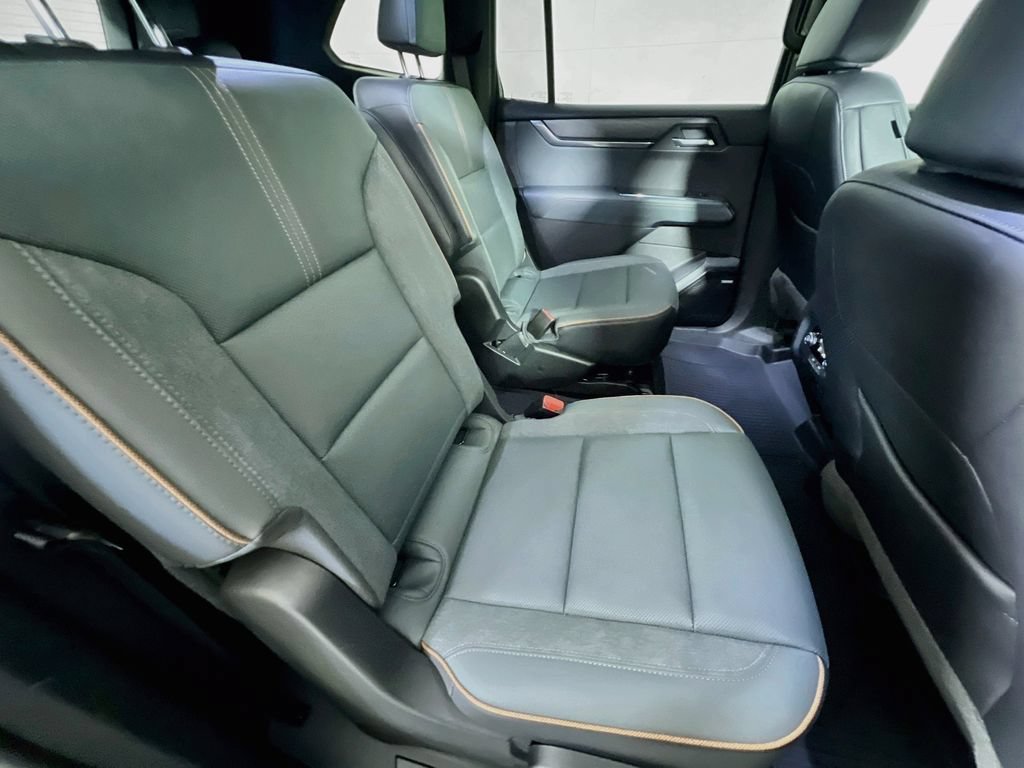 Used 2025 GMC Acadia AT4 w/ LPO, Floor Liner Package AWD/4WD image 25