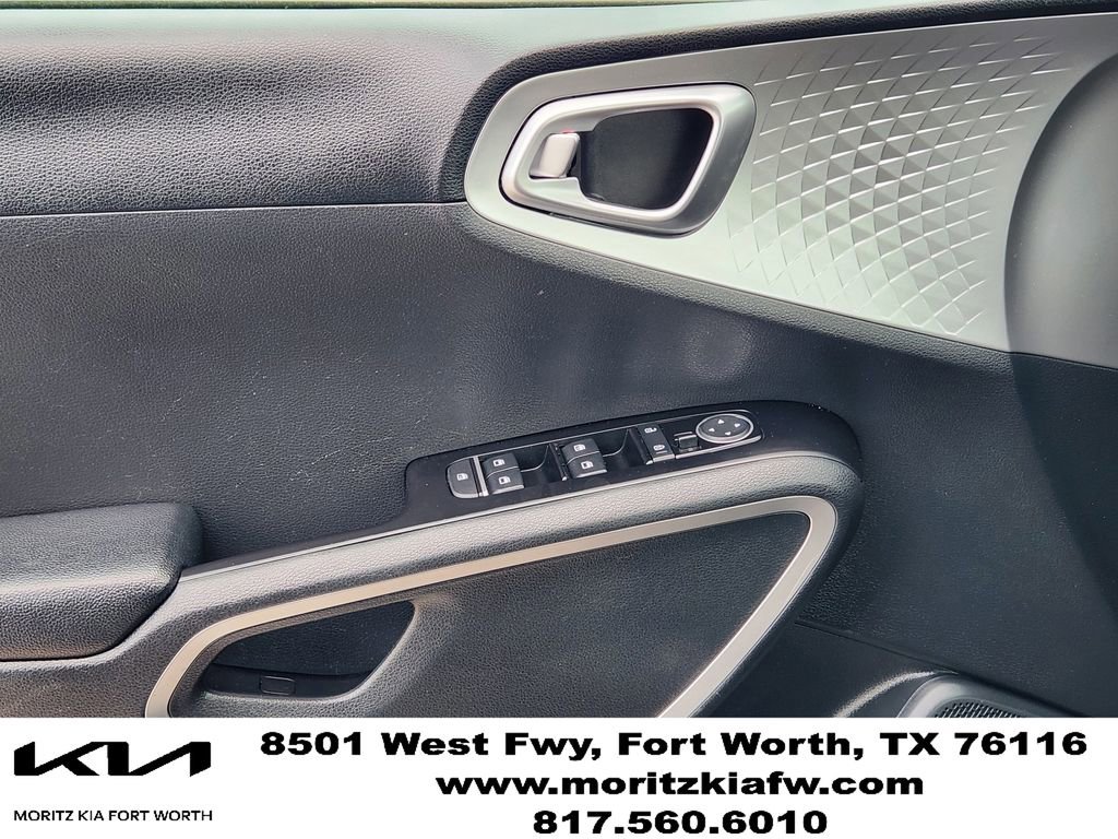Certified 2023 Kia Soul LX w/ LX Technology Package FWD image 21