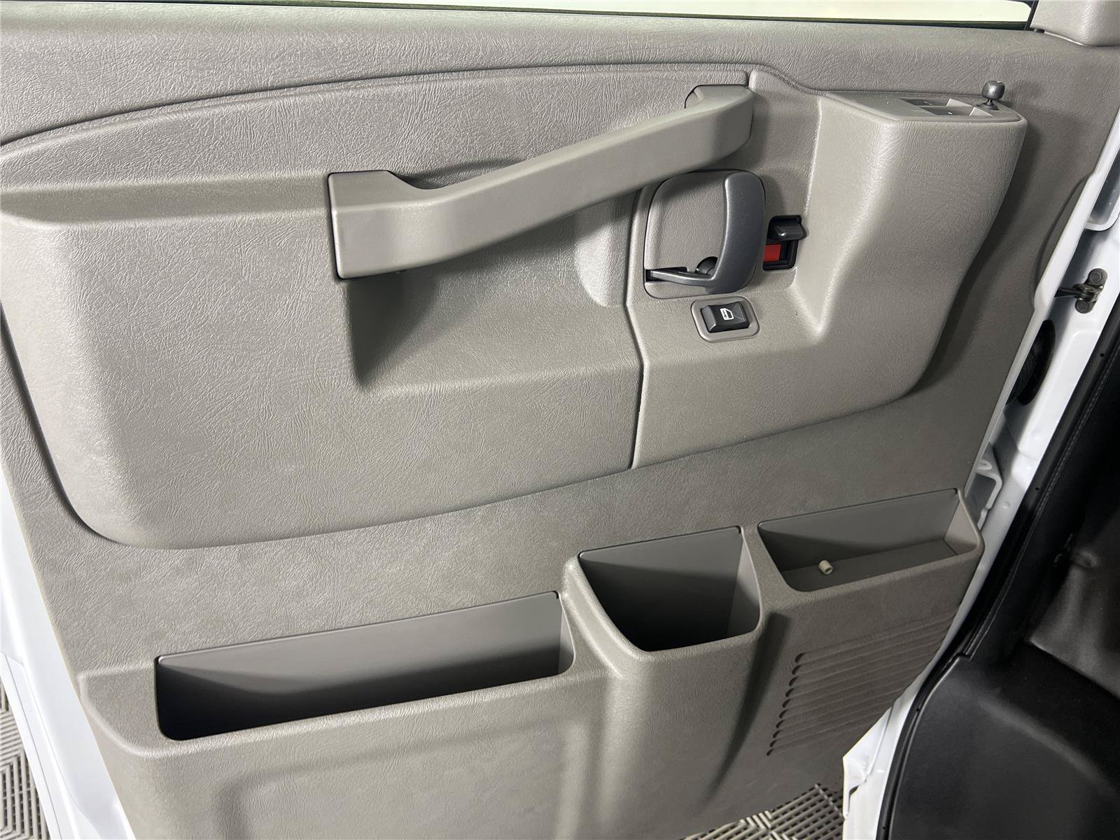 New 2025 GMC Savana 2500 w/ Driver Convenience Package RWD image 8
