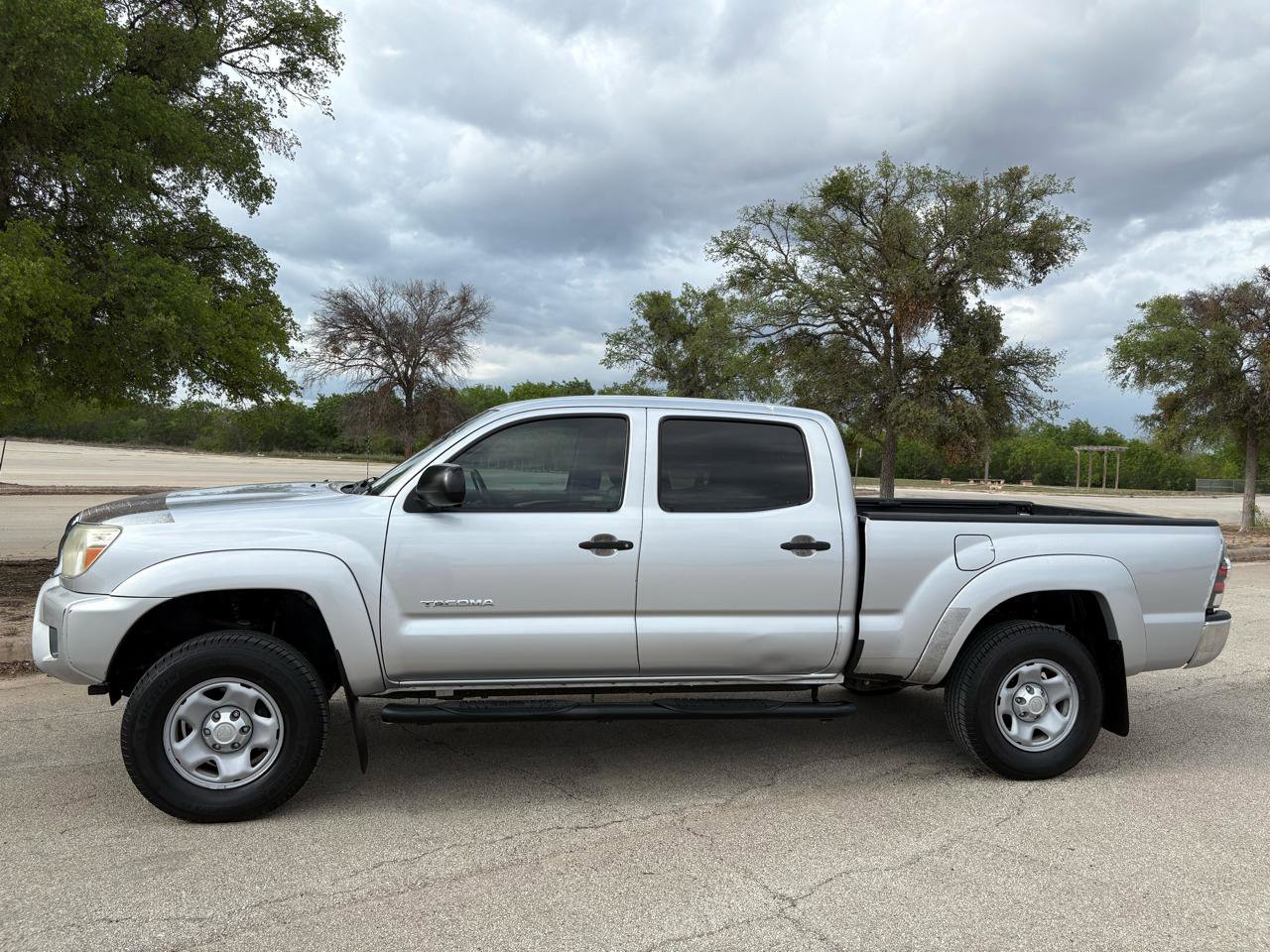 Used 2013 Toyota Tacoma PreRunner w/ SR5 Pkg image 2