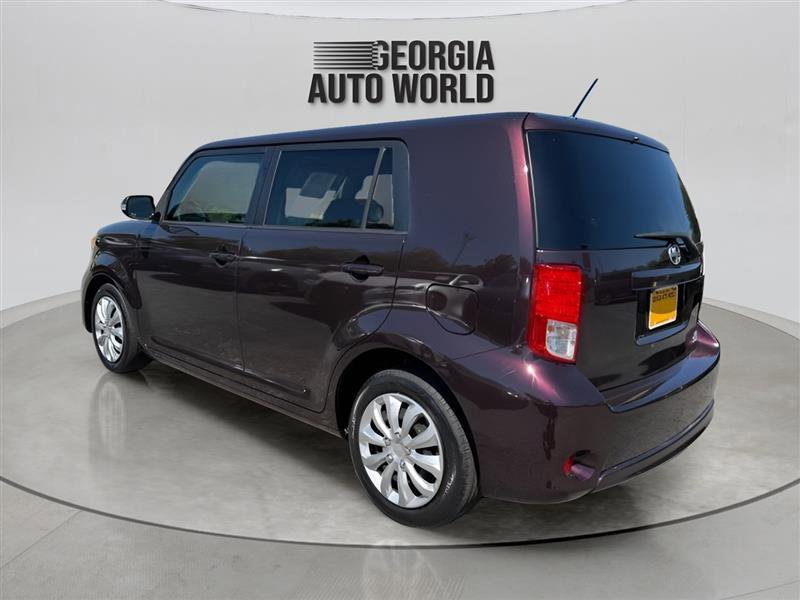 Used 2014 Scion xB FWD image 9