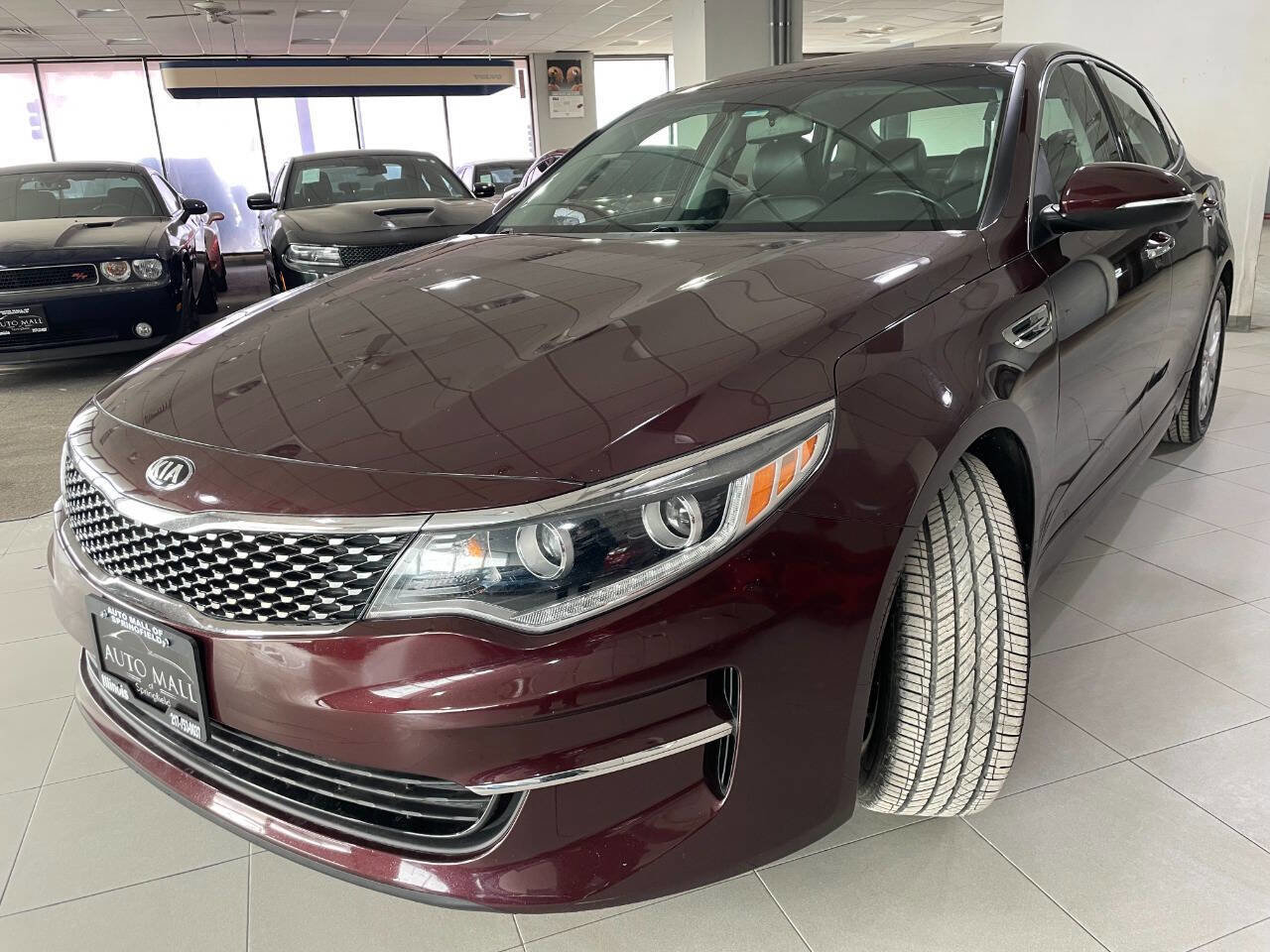 Used 2017 Kia Optima EX image 3