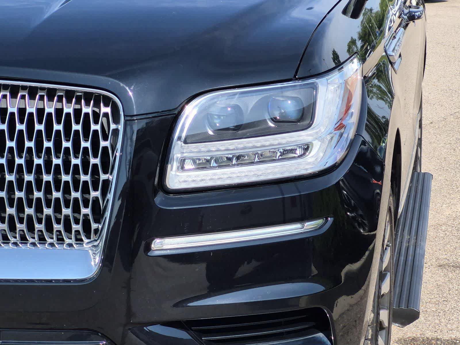 Used 2018 Lincoln Navigator Reserve AWD/4WD image 11