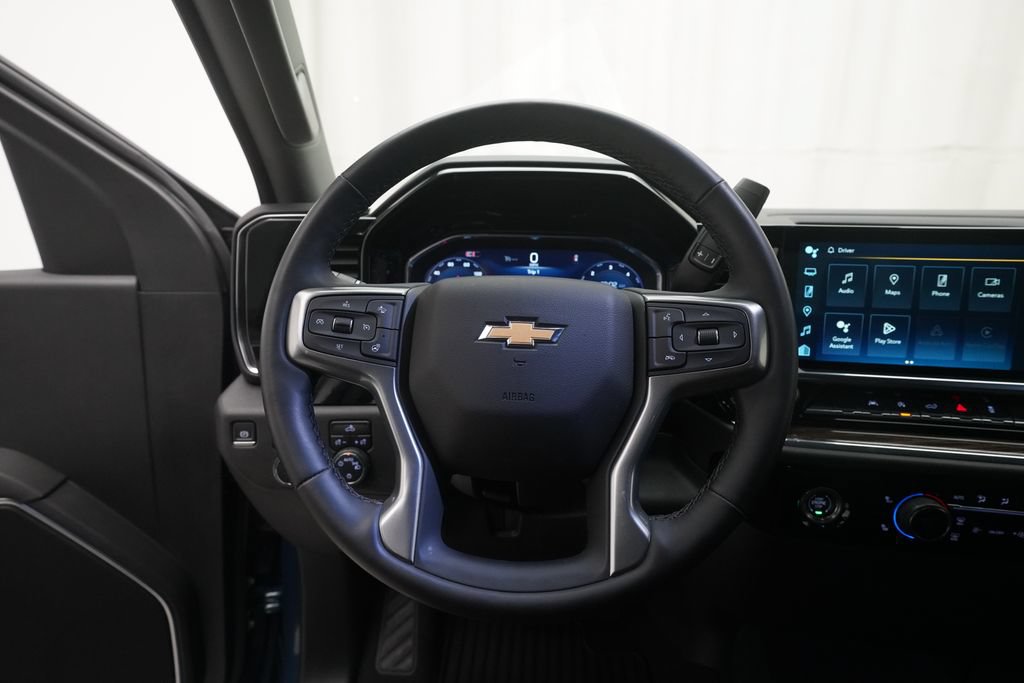Used 2024 Chevrolet Silverado 1500 LT AWD/4WD image 16