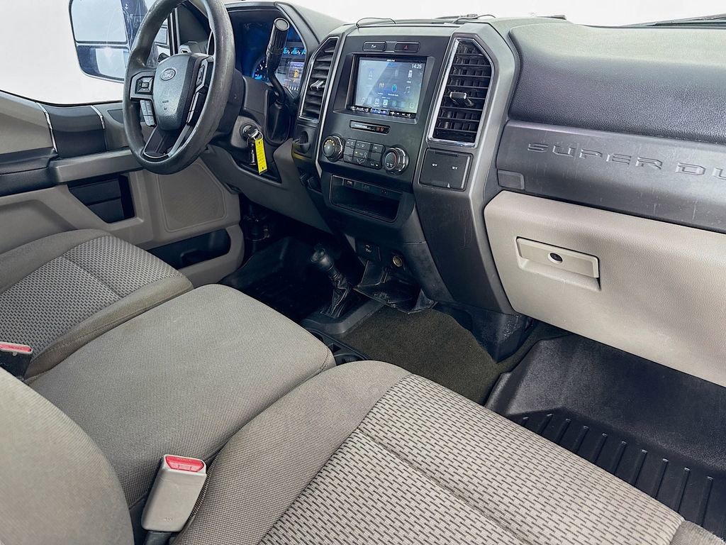 Used 2017 Ford F250 XLT AWD/4WD image 32