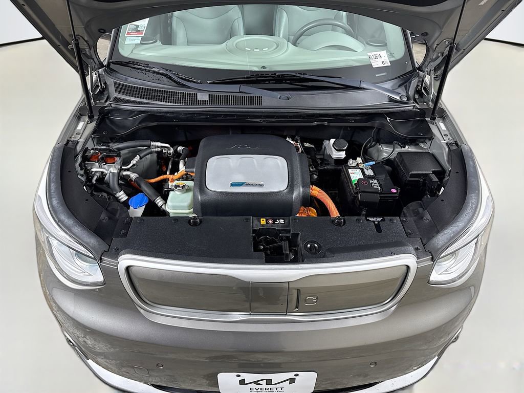 Used 2016 Kia Soul EV + w/ Sun & Fun Package image 39