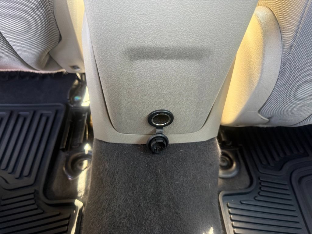 Used 2013 Ford Focus SE FWD image 33