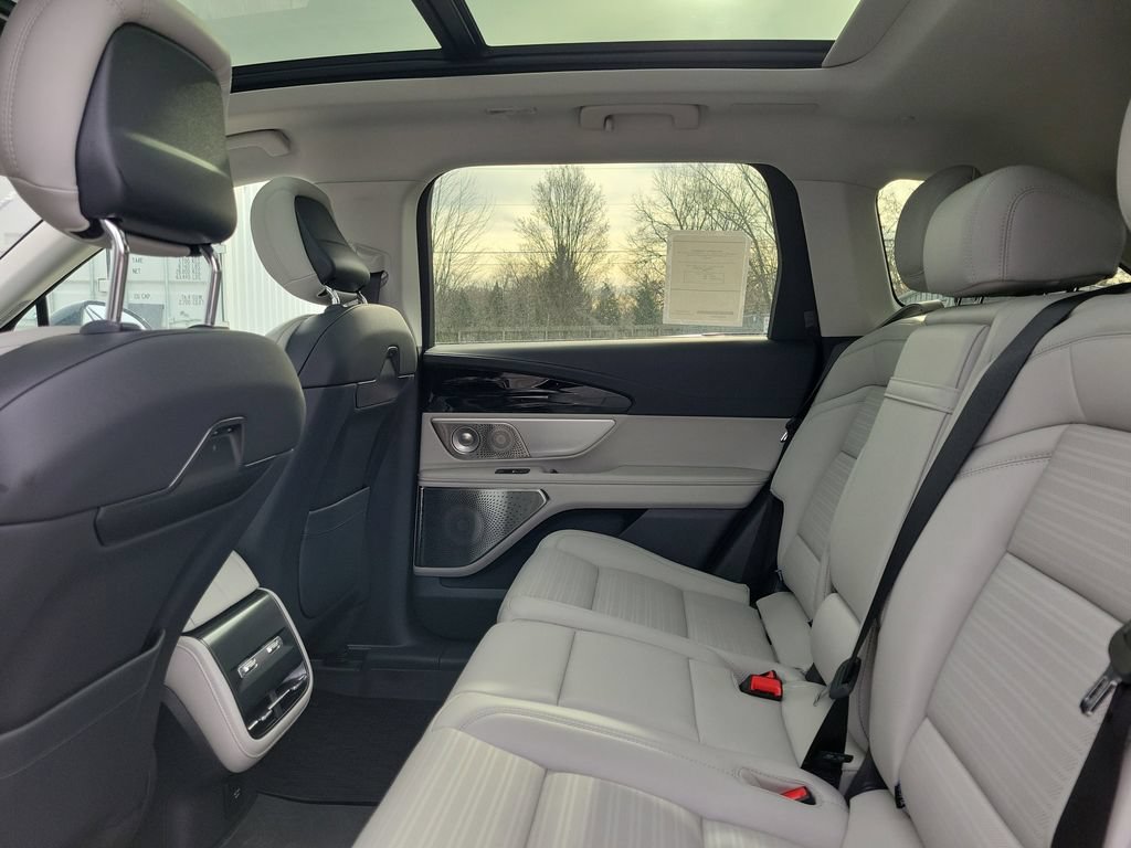 New 2026 Lincoln Nautilus Reserve AWD/4WD image 13