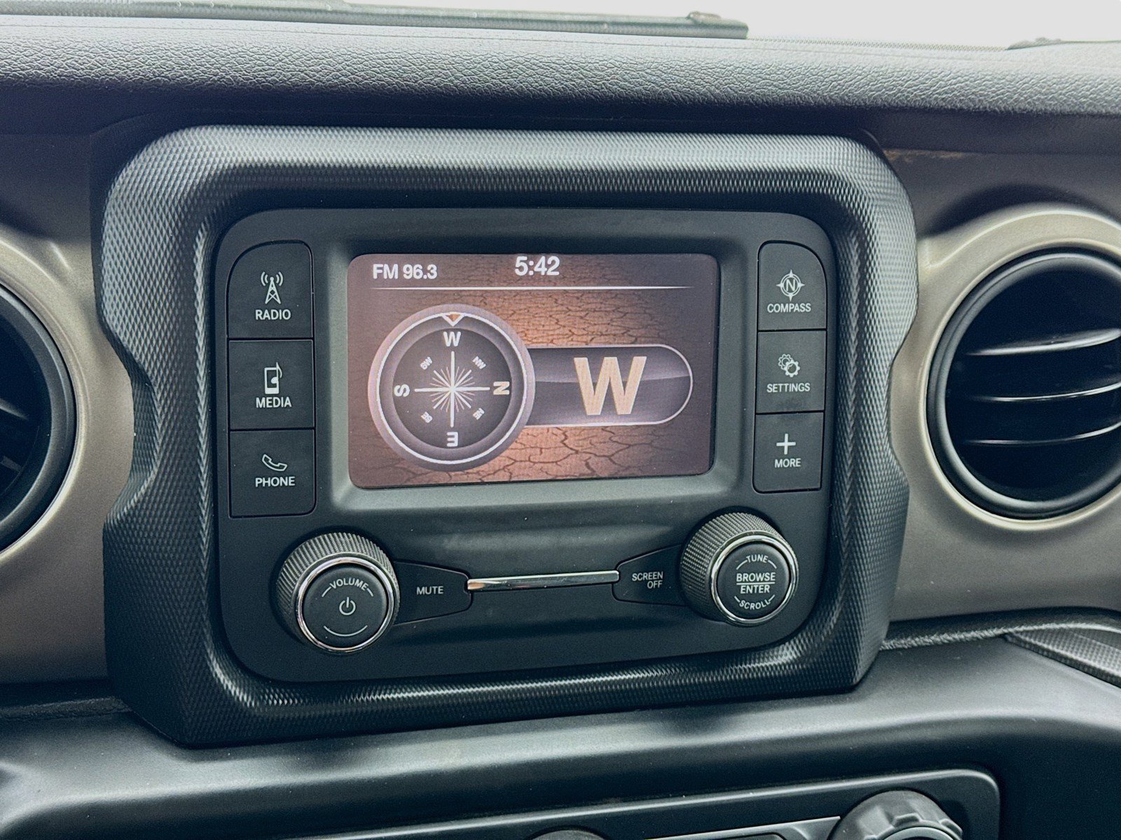 Used 2020 Jeep Wrangler Unlimited Sport S AWD/4WD image 9