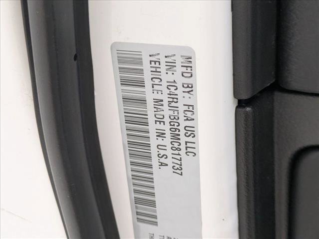 Used 2021 Jeep Grand Cherokee Limited w/ Trailer Tow Group IV image 24