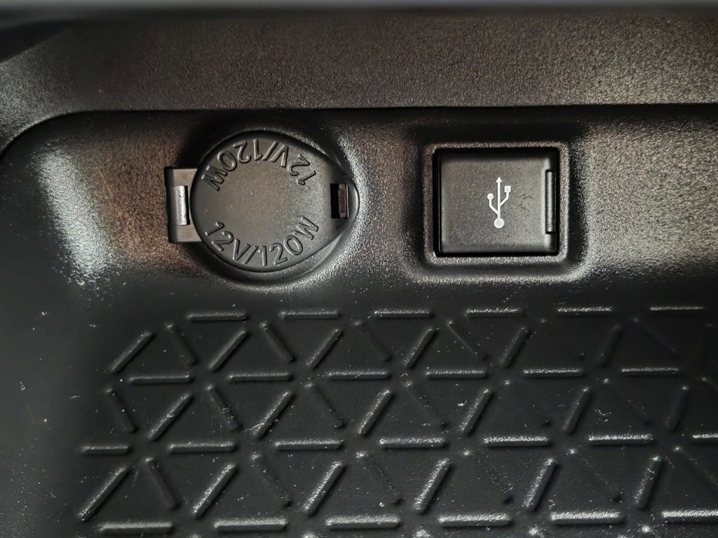 Used 2022 Toyota RAV4 XLE image 12