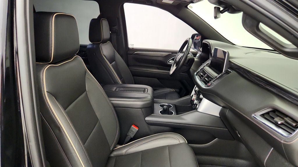 Used 2023 GMC Yukon XL SLT w/ SLT Premium Package AWD/4WD image 24