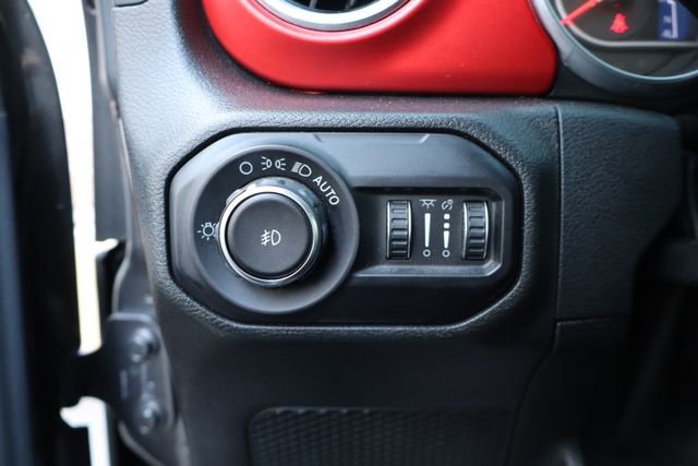 Used 2018 Jeep Wrangler Unlimited Rubicon AWD/4WD image 14