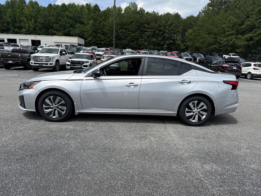 Used 2024 Nissan Altima 2.5 S FWD image 4
