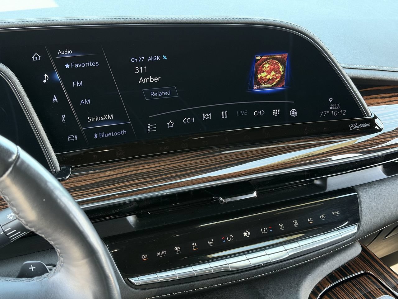 Certified 2024 Cadillac Escalade ESV Premium Luxury w/ Performance Package AWD/4WD image 27