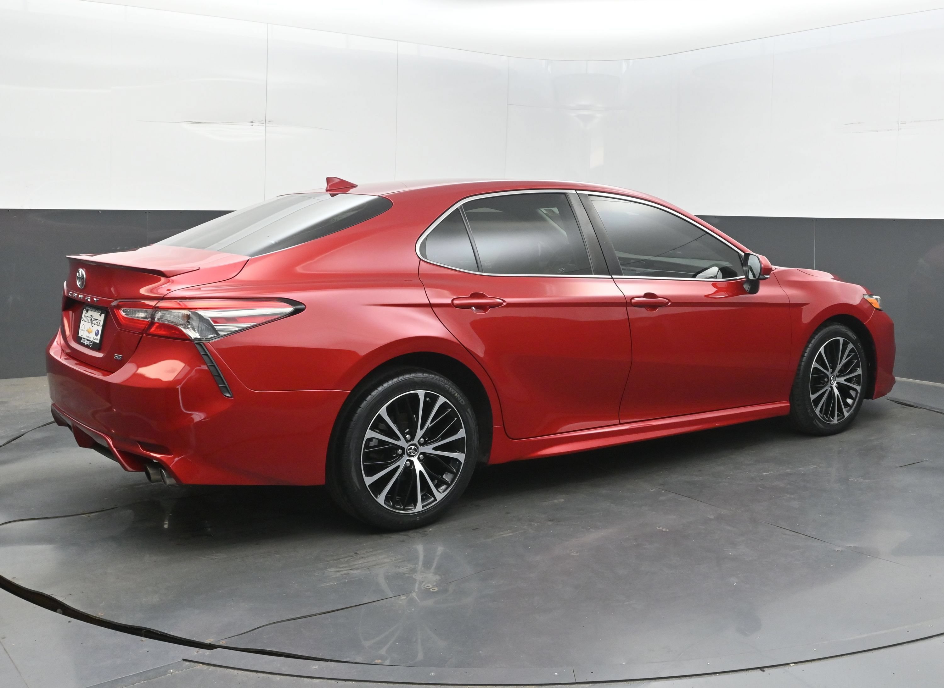 Used 2019 Toyota Camry SE w/ Convenience Package FWD image 7