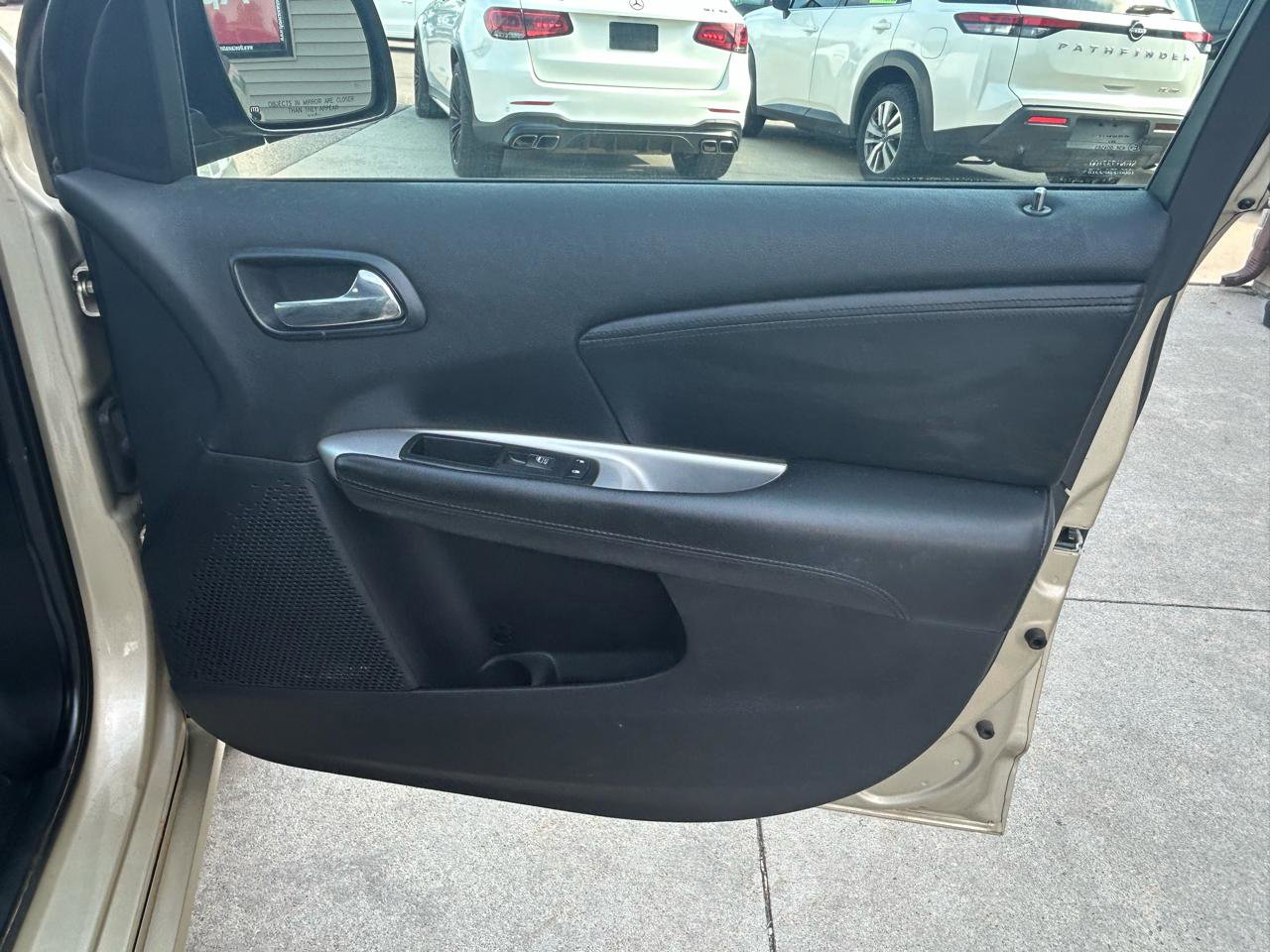 Used 2011 Dodge Journey SXT FWD image 16