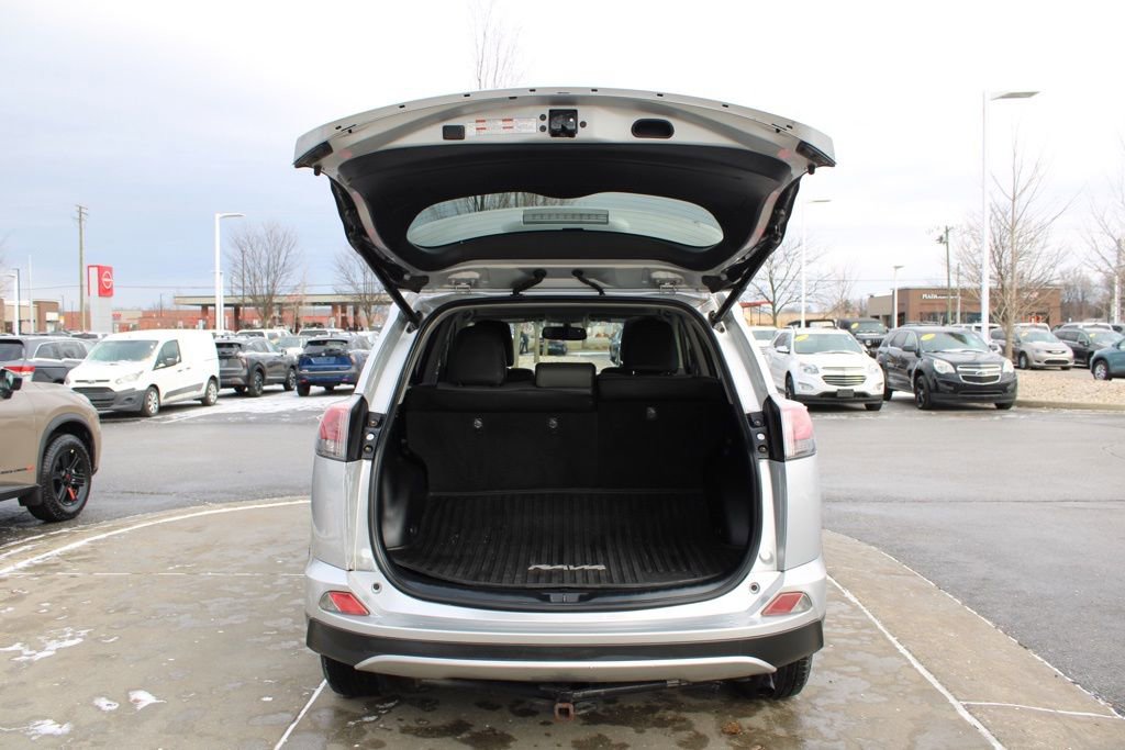 Used 2016 Toyota RAV4 XLE image 9