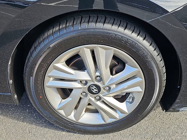 Used 2019 Hyundai Elantra Value Edition w/ Cargo Package FWD image 9