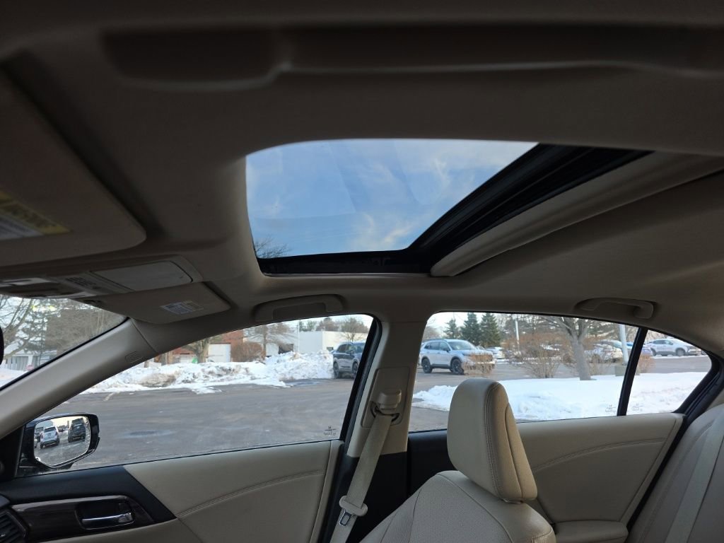 Used 2017 Honda Accord EX-L image 21