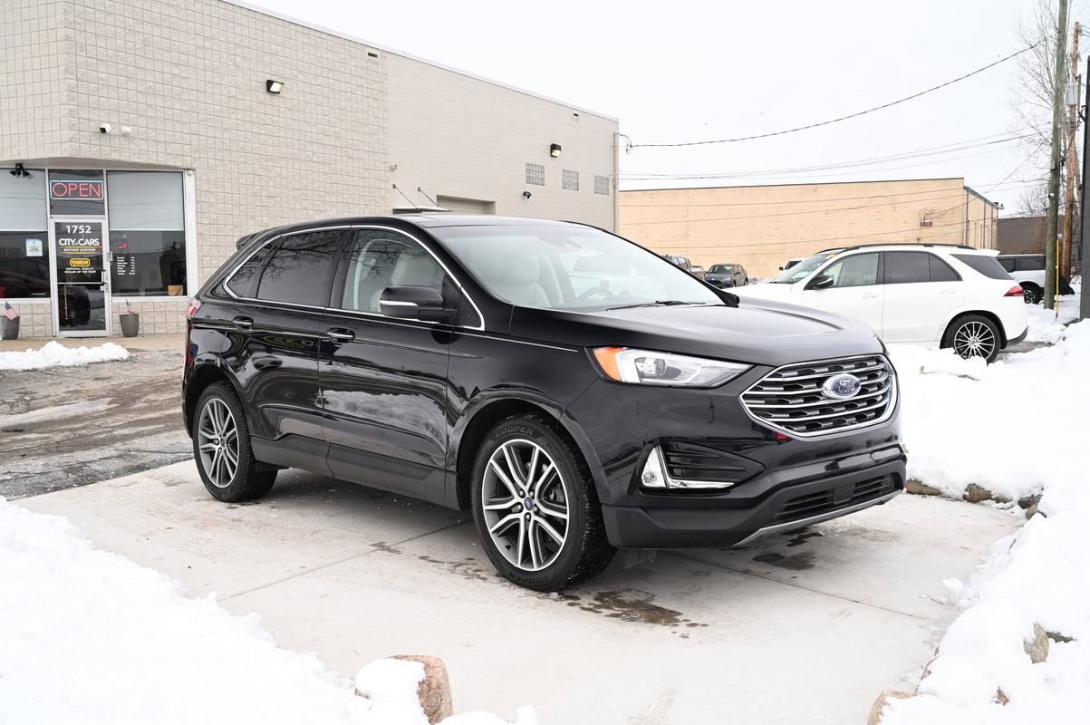 Used 2019 Ford Edge Titanium w/ Cold Weather Package image 3
