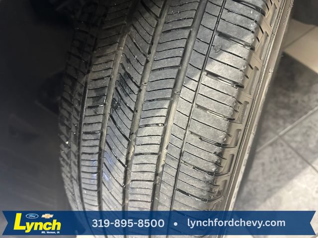 Used 2024 Ford Explorer XLT w/ Equipment Group 202A AWD/4WD image 32