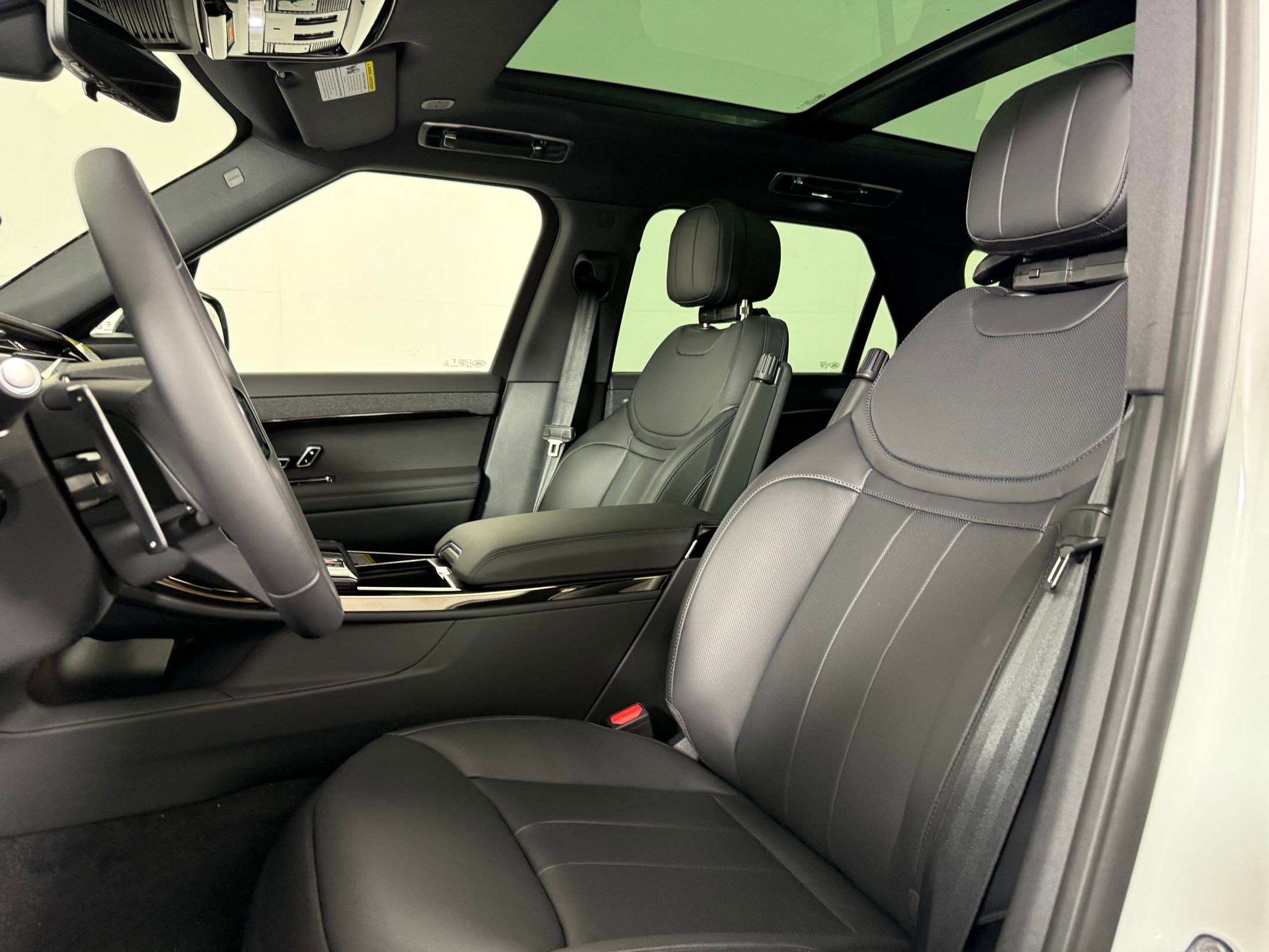 New 2026 Land Rover Range Rover Sport Dynamic SE AWD/4WD image 6