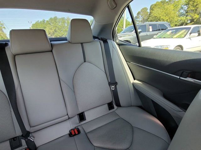 Used 2023 Toyota Camry XLE FWD image 6