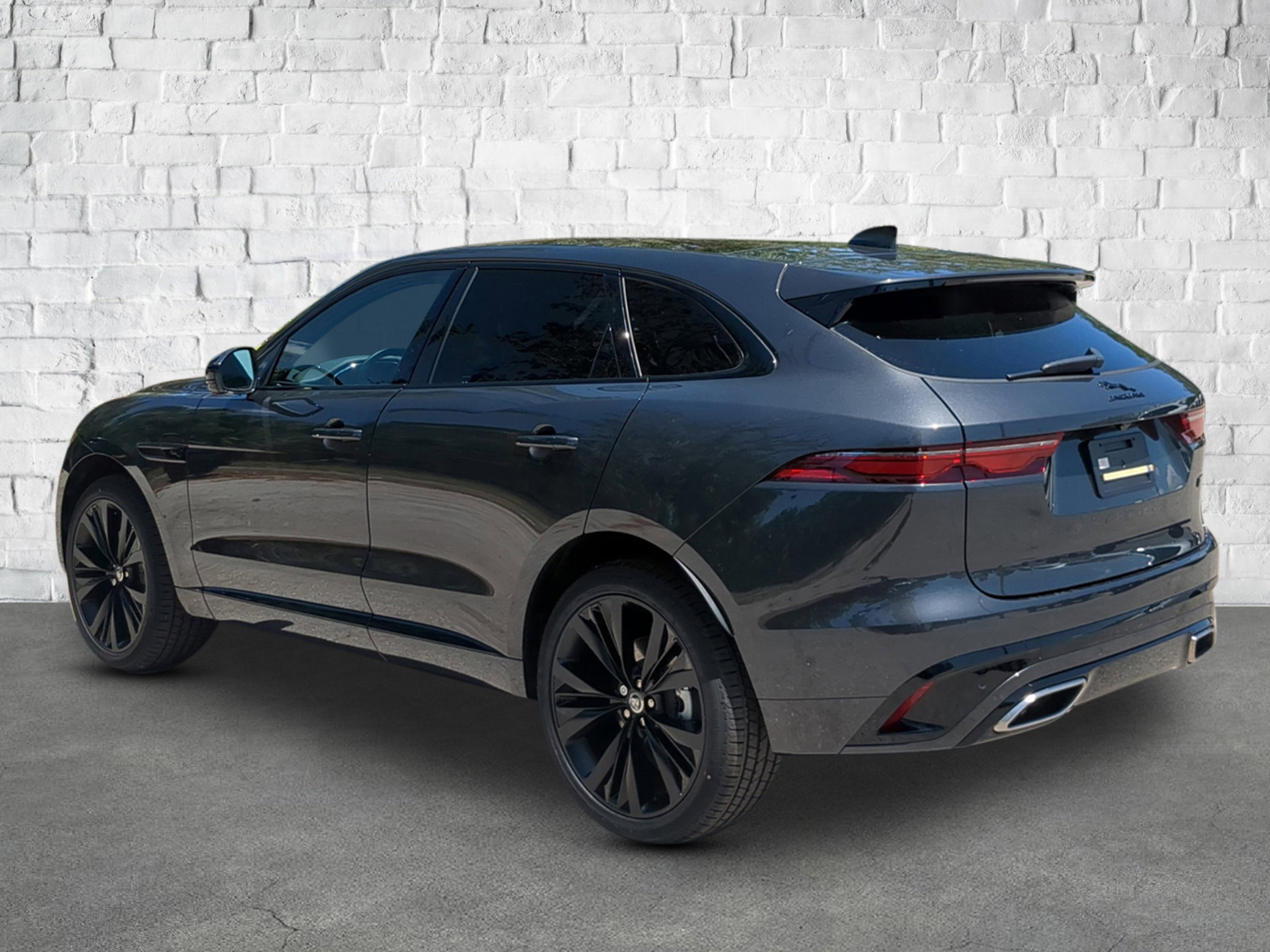 New 2026 Jaguar F-PACE R-Dynamic S image 4