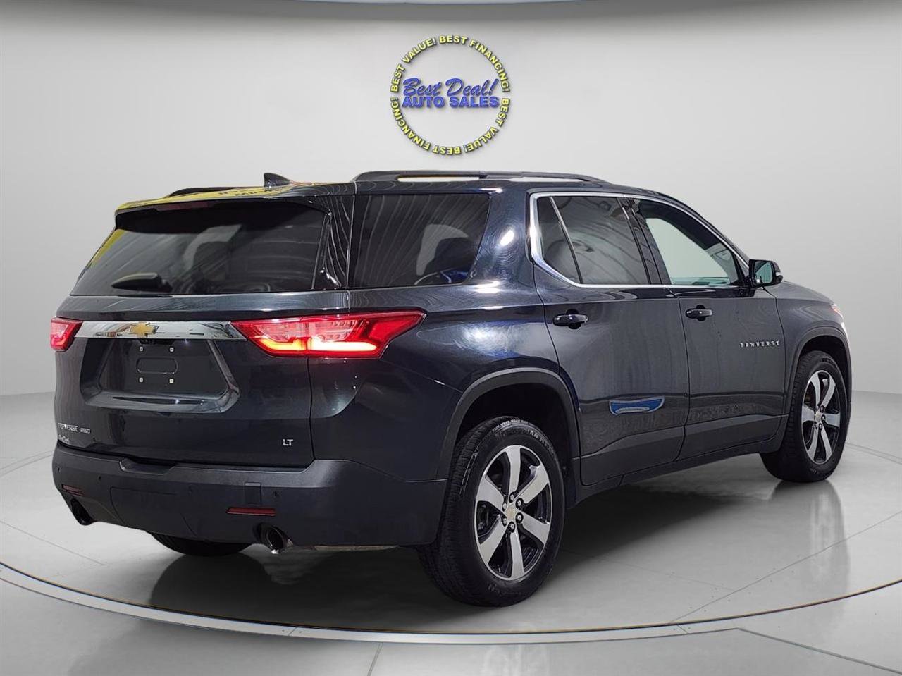 Used 2019 Chevrolet Traverse LT w/ LT Premium Package AWD/4WD image 7