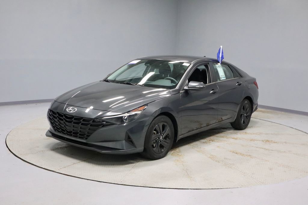 Used 2022 Hyundai Elantra SEL FWD image 6