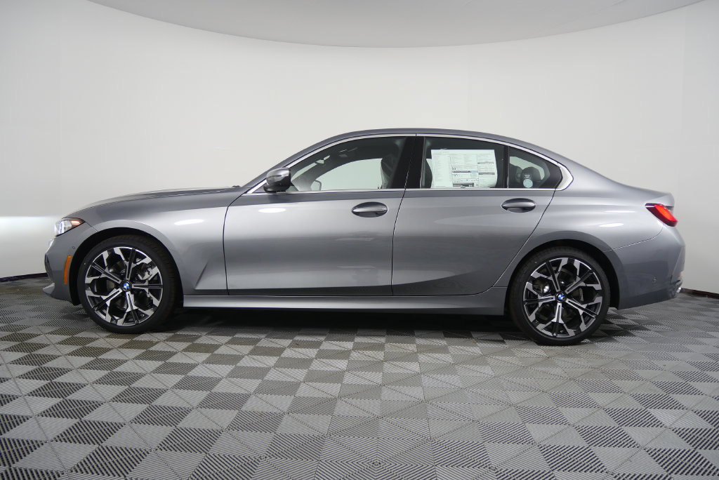 Used 2026 BMW 330i Sedan RWD image 2