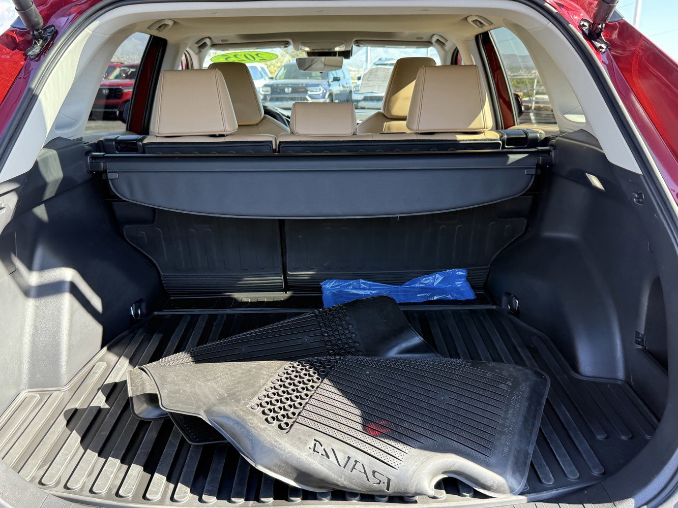 Used 2025 Toyota RAV4 XLE Premium image 25