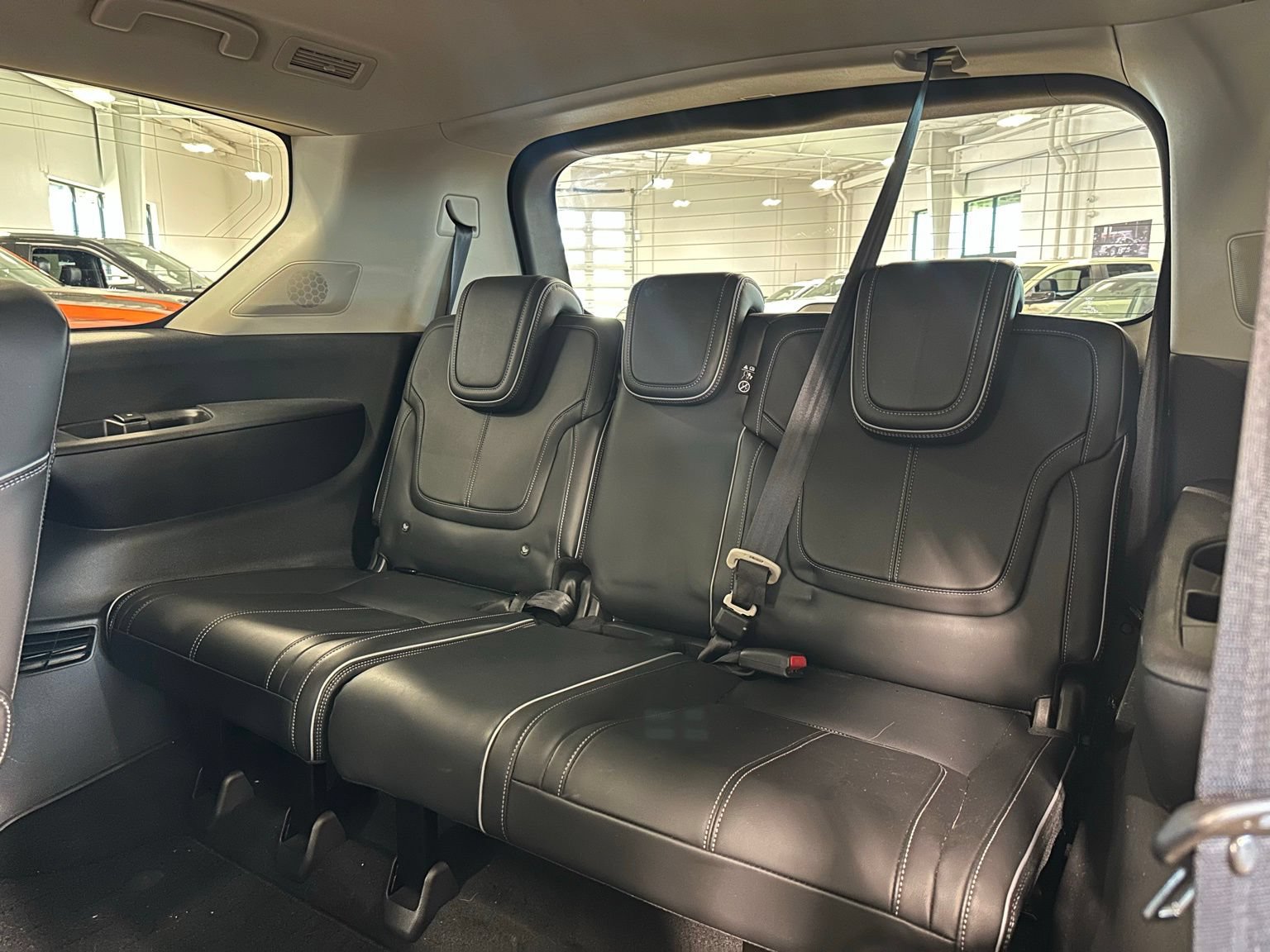 Used 2025 INFINITI QX80 Sensory AWD/4WD image 28