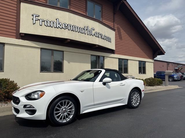 Used 2019 FIAT 124 Spider Classica w/ Technology Group RWD image 1