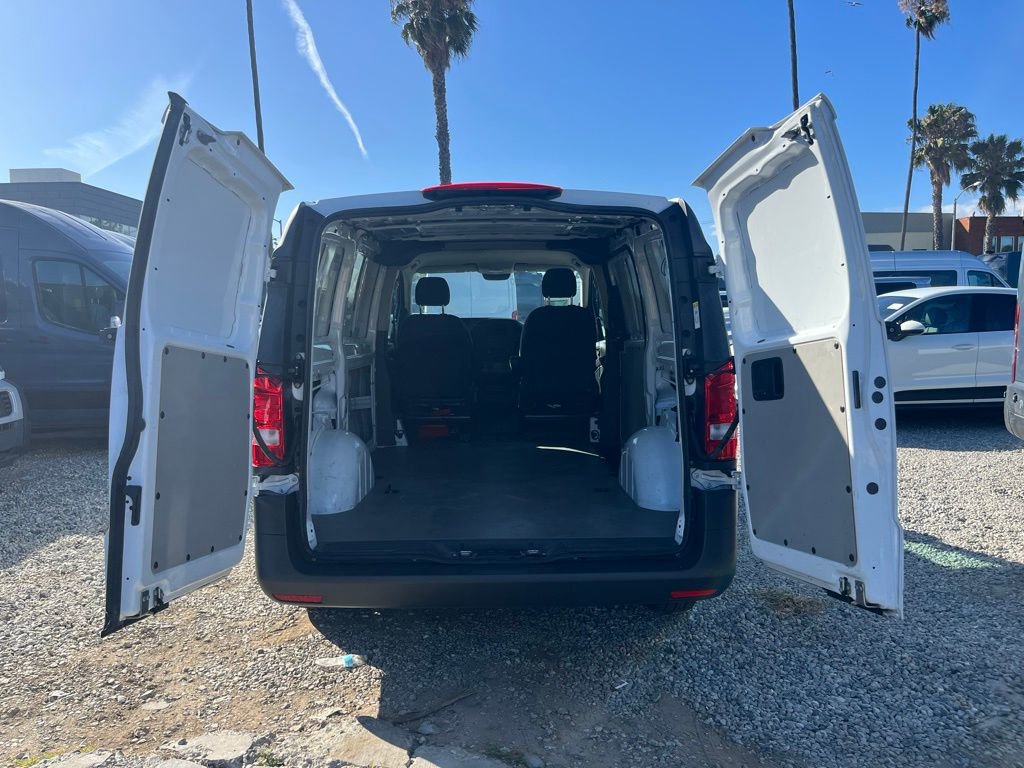 Used 2022 Mercedes-Benz Metris image 9