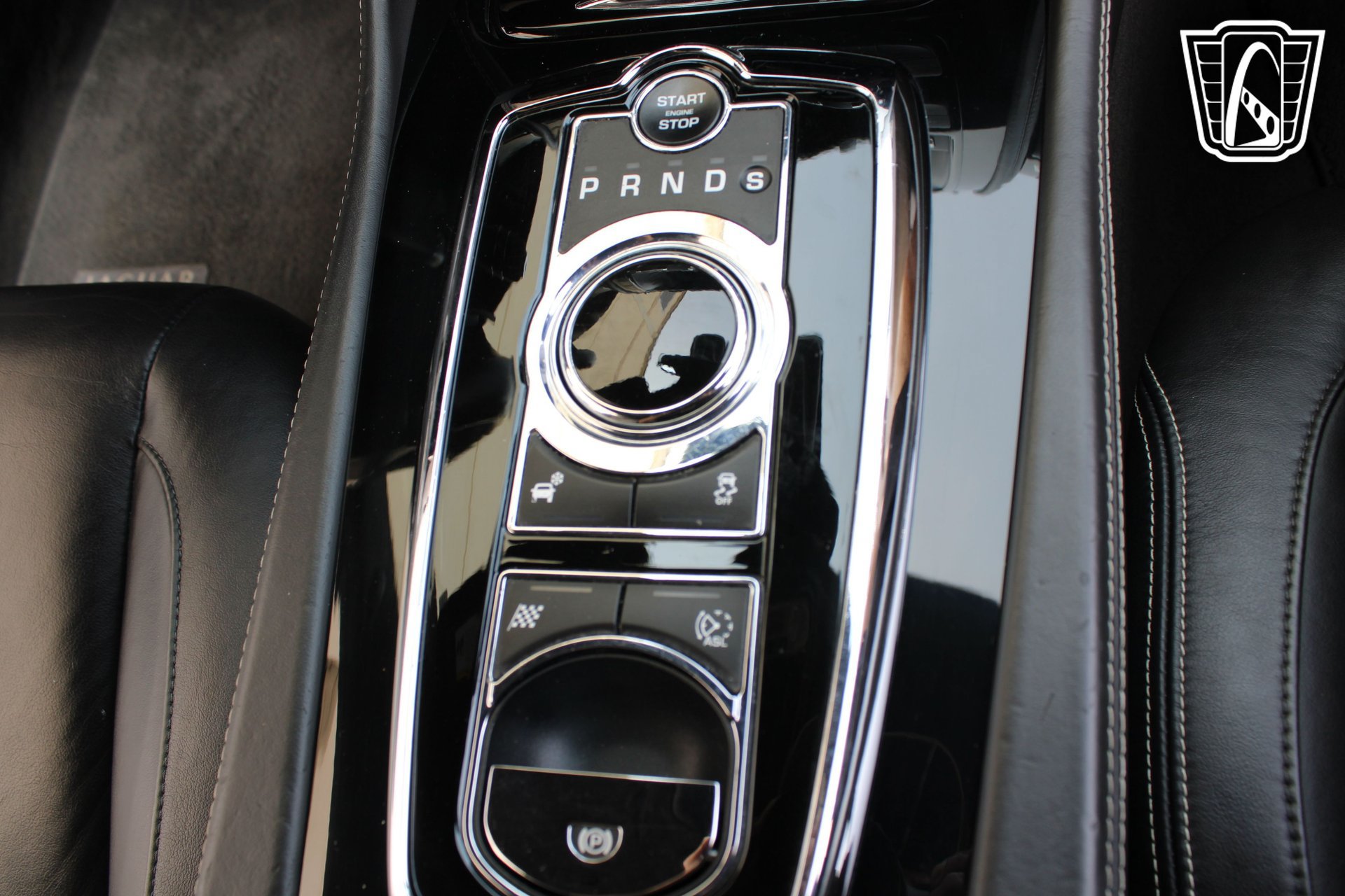Used 2012 Jaguar XKR R RWD image 6
