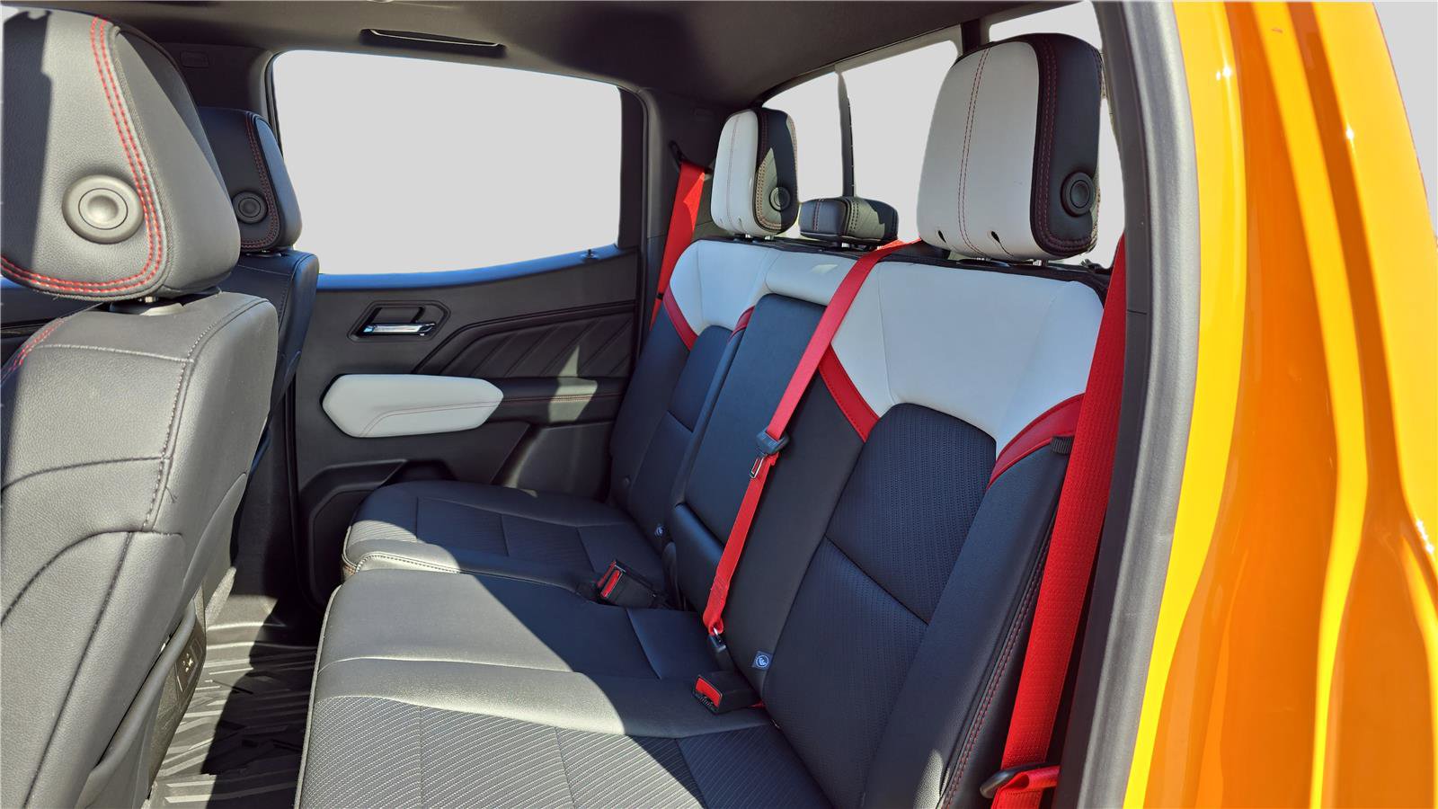 Used 2026 GMC Canyon AT4X image 18