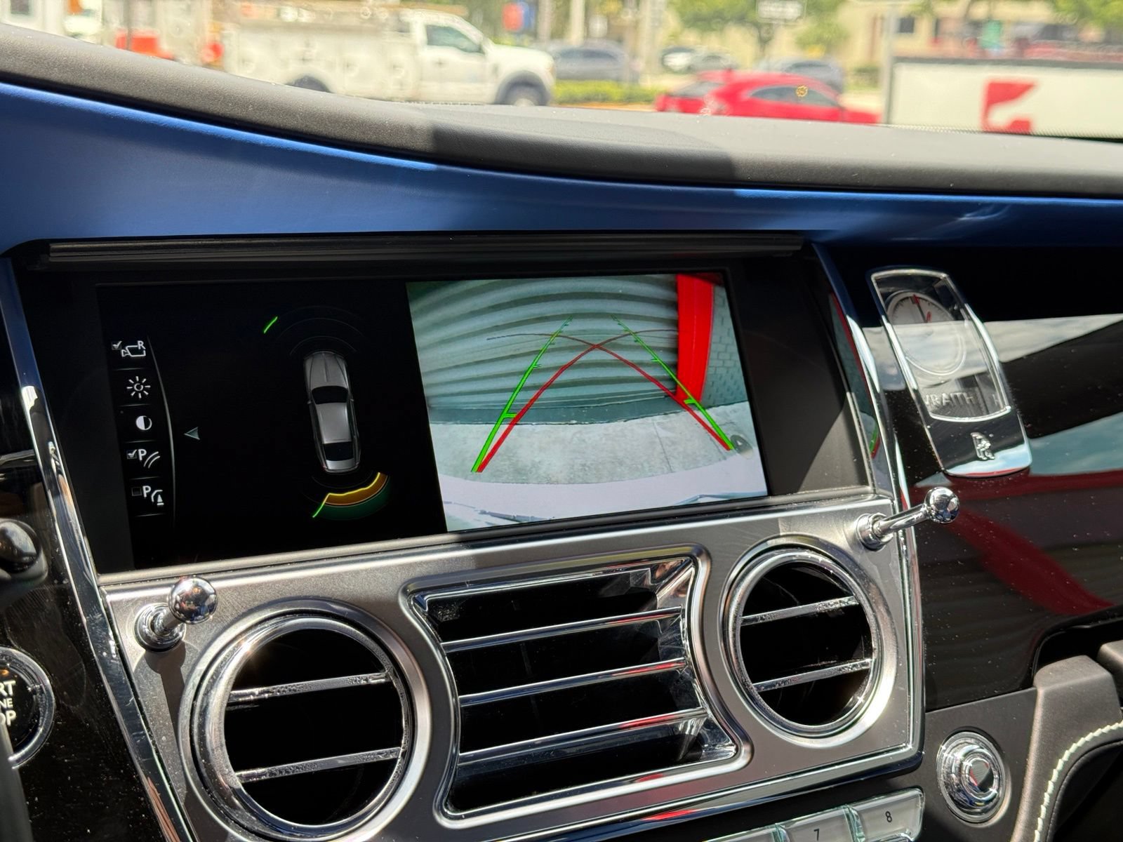 Used 2019 Rolls-Royce Wraith RWD image 46