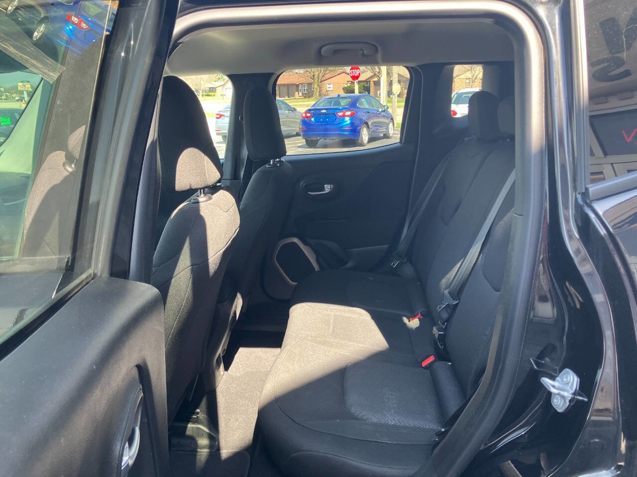 Used 2017 Jeep Renegade Sport w/ Power & Air Group image 12