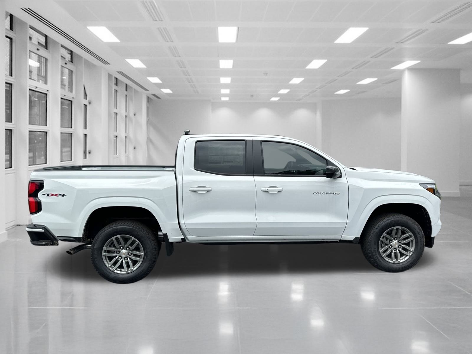 New 2024 Chevrolet Colorado LT w/ LT Convenience Package III image 3