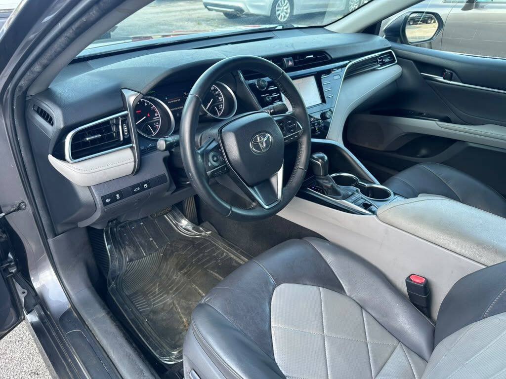Used 2018 Toyota Camry XLE FWD image 11